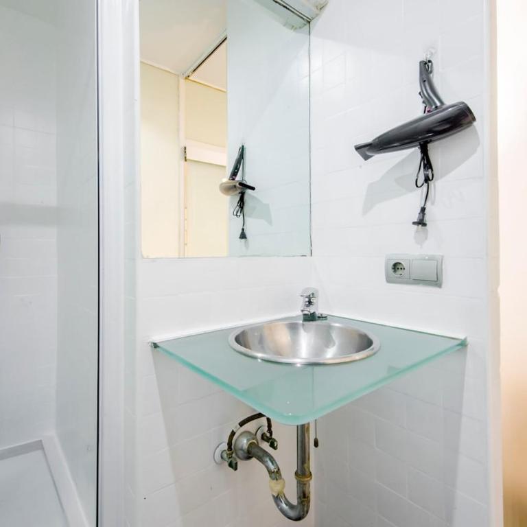 Private Embajadores Apartment - One-Bedroom Apartment - 14