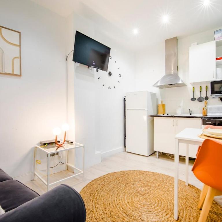 Private Embajadores Apartment - One-Bedroom Apartment - 15