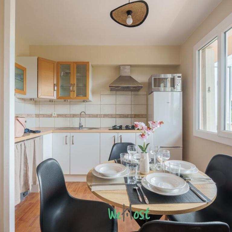 Charming quiet accommodation with balcony and parking - Appartement - 10
