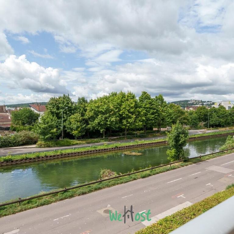 Charming quiet accommodation with balcony and parking - Appartement - 22