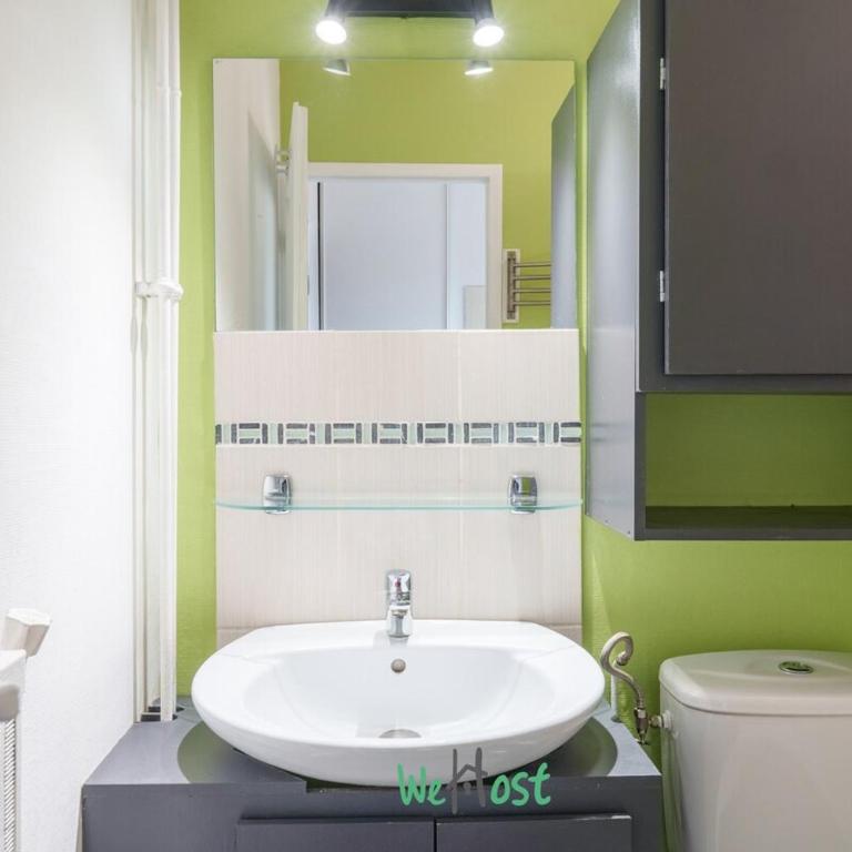 Charming quiet accommodation with balcony and parking - Appartement - 13