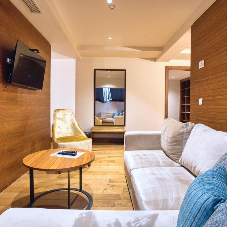 Hotel Nais Nis Autoput - Deluxe Apartment - 6