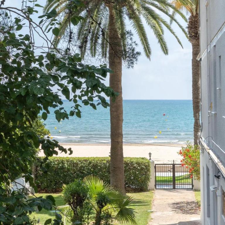 LC Apartaments Playa Voramar - Three-Bedroom Apartment - 2