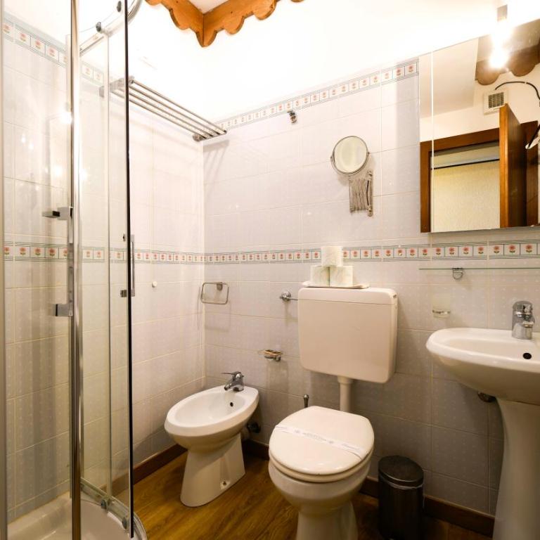 Hotel Jumeaux - Camera Familiare - 4