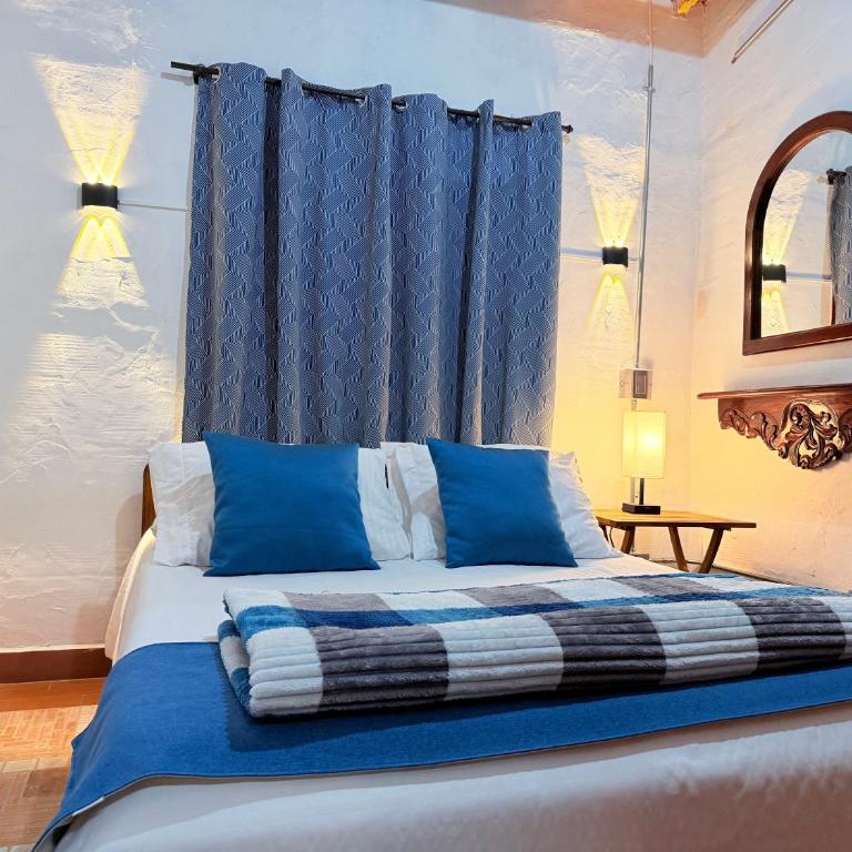 Galicia, cabaña junto a un bosque y a Cascada - Four-Bedroom House - 1
