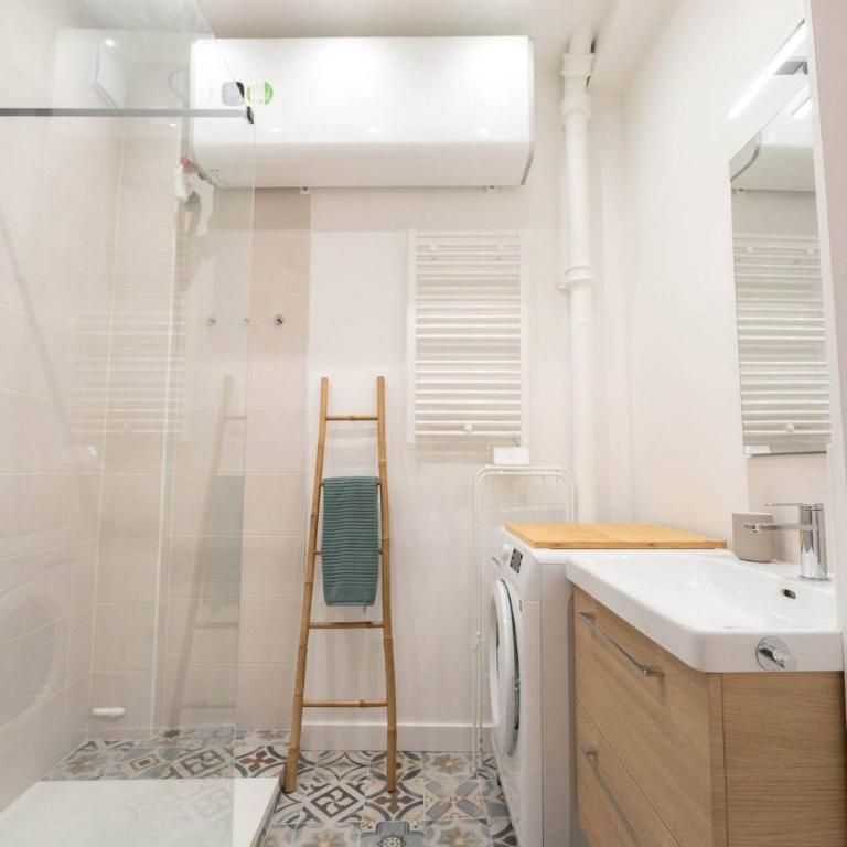 Bright apartment Nice harbour - Appartamento con 2 Camere da Letto - 2
