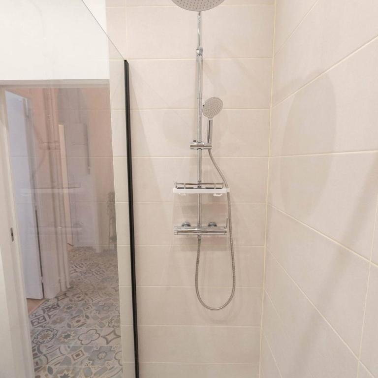 Bright apartment Nice harbour - Appartamento con 2 Camere da Letto - 14