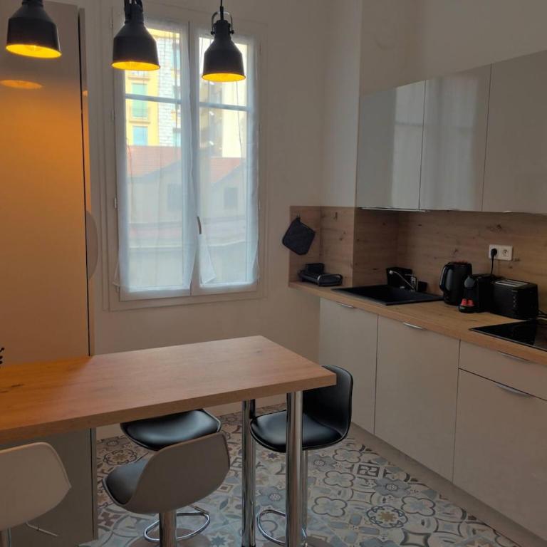 Bright apartment Nice harbour - Appartamento con 2 Camere da Letto - 17