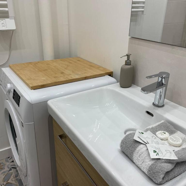 Bright apartment Nice harbour - Appartamento con 2 Camere da Letto - 37