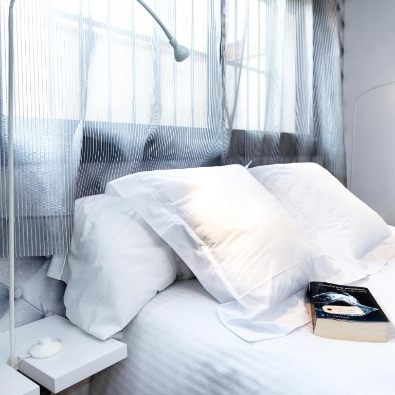 Feelathome Poblenou Beach Apartments - Two-Bedroom Apartment - Galceran Marquet 8 - 1