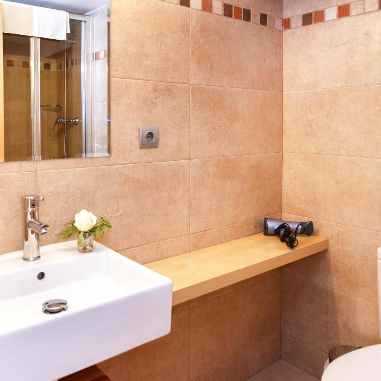 Feelathome Poblenou Beach Apartments - Two-Bedroom Apartment - Galceran Marquet 8 - 3