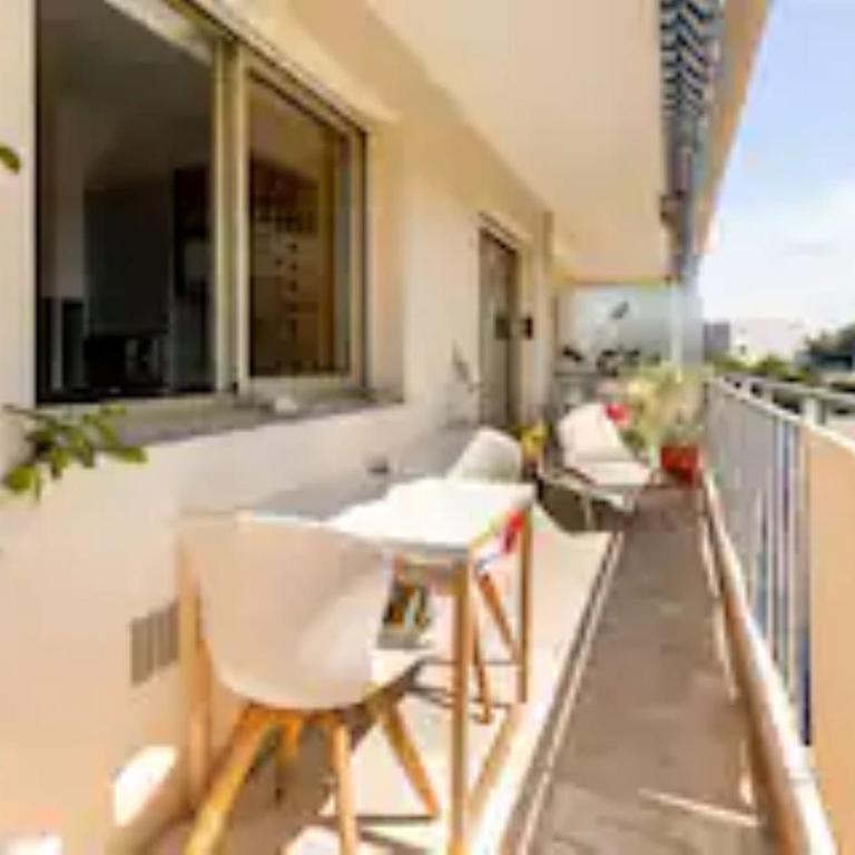 Bel appartement avec terrasse, piscine, parking privé et club de tennis, padel en sus - Appartement 1 Chambre - 14