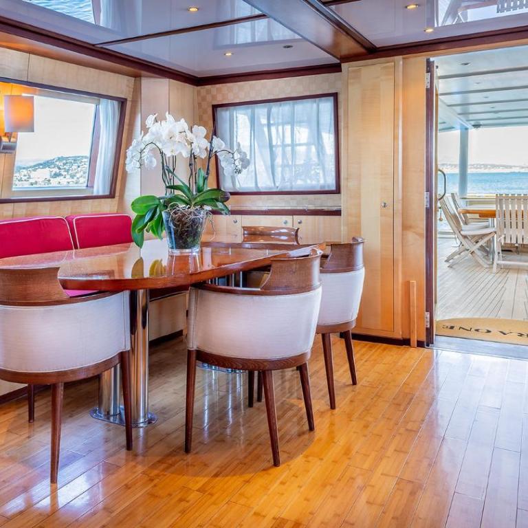 Yacht d'exception entièrement privatisé au Vieux-Port de Marseille - Chambre Lits Jumeaux - 1