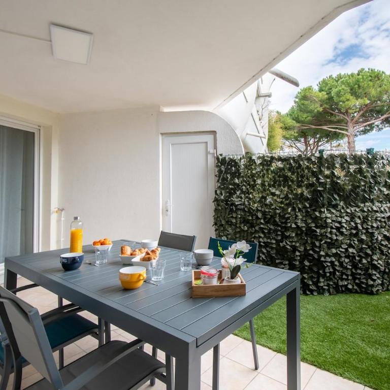 Golf & Lac Ponant grand 70m2 Clim Box Velos, Calme - Two-Bedroom Apartment - 7