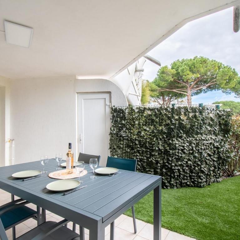 Golf & Lac Ponant grand 70m2 Clim Box Velos, Calme - Two-Bedroom Apartment - 10