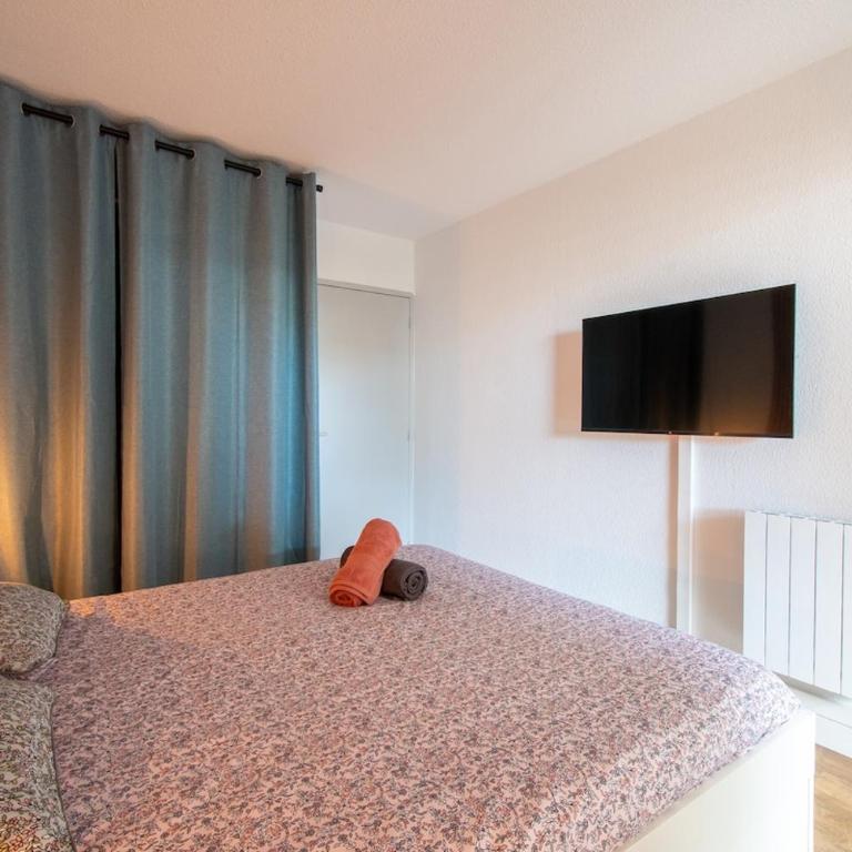 Golf & Lac Ponant grand 70m2 Clim Box Velos, Calme - Two-Bedroom Apartment - 13