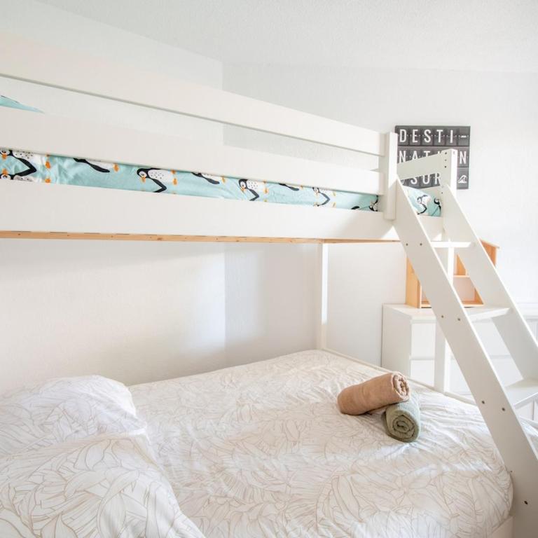 Golf & Lac Ponant grand 70m2 Clim Box Velos, Calme - Two-Bedroom Apartment - 20