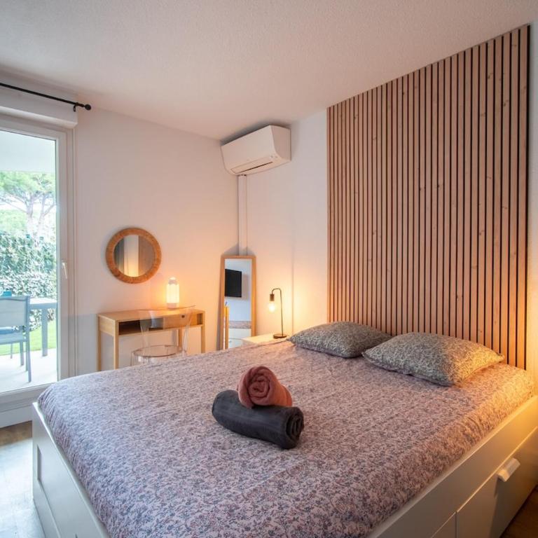 Golf & Lac Ponant grand 70m2 Clim Box Velos, Calme - Two-Bedroom Apartment - 22