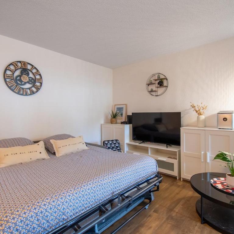 Golf & Lac Ponant grand 70m2 Clim Box Velos, Calme - Two-Bedroom Apartment - 25