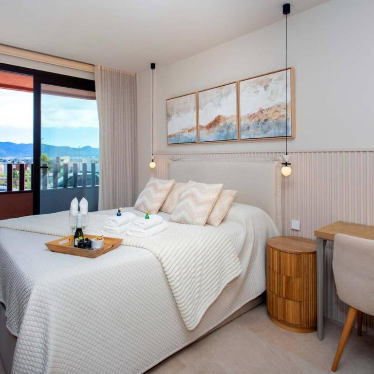Luxury UCAM Studio, Desk and High Speed WiFi - Apartment with View and Balcony - 12