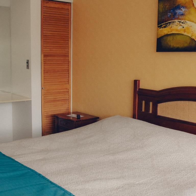 Hostal Don Guillermo - Double Room with Shared Bathroom - 9