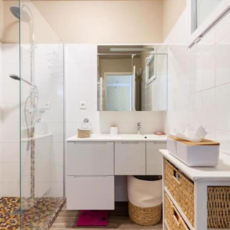 Bel appartement avec terrasse, piscine, parking privé et club de tennis, padel en sus - Appartement 1 Chambre - 11