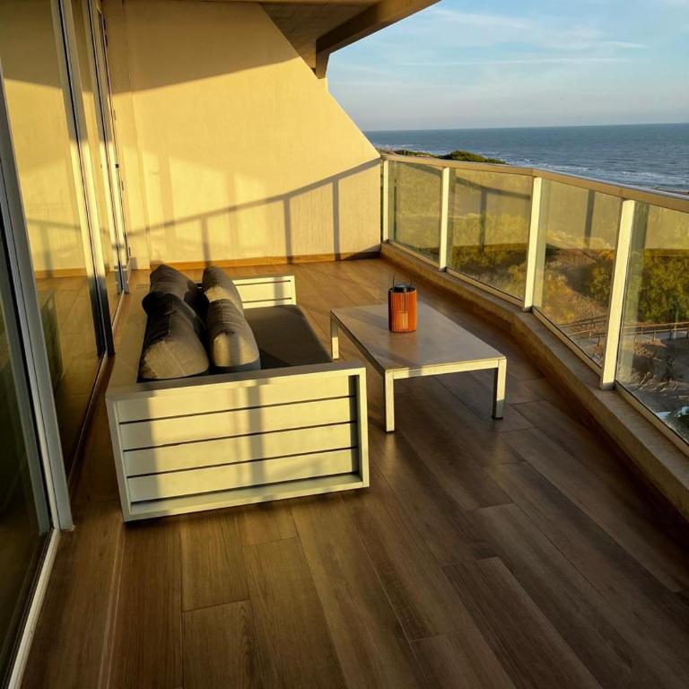 Exclusivo Semipiso frente al mar - Apartamento de 3 dormitorios - 2