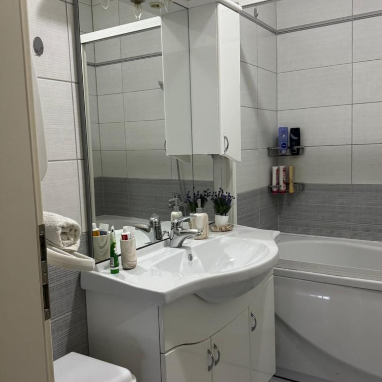 Rondo Mostar - Two-Bedroom Apartment with Balcony - 21