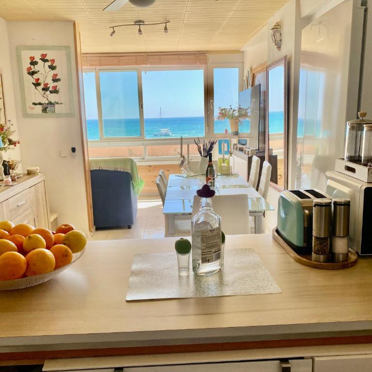 INFINITE BLUE ,CABO CERVERA LA MATA, FRONT SEA VIEW !Free Parking,High speed Internet - Two-Bedroom Apartment - 14