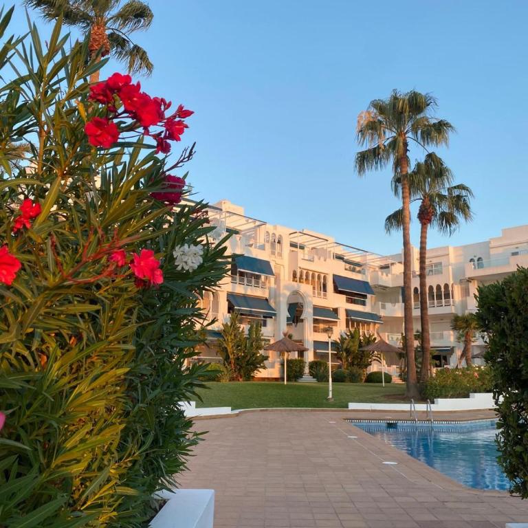 Excepcional vista al mar y piscina - Apartamento de 2 dormitorios - 30