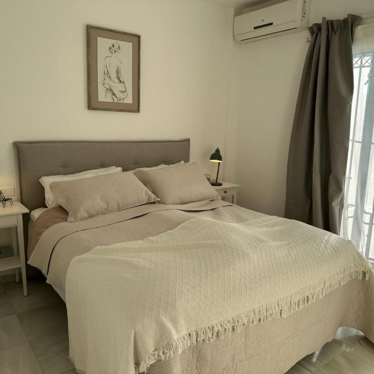 SHR011 Stylish Retreat near Burriana Beach - Apartment - 8