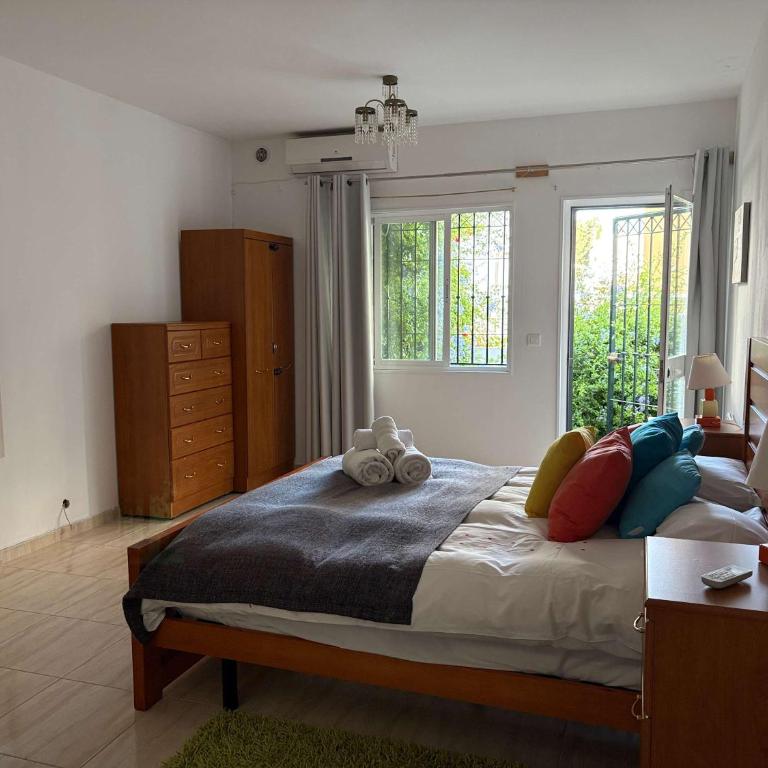 SHR011 Stylish Retreat near Burriana Beach - Apartment - 13