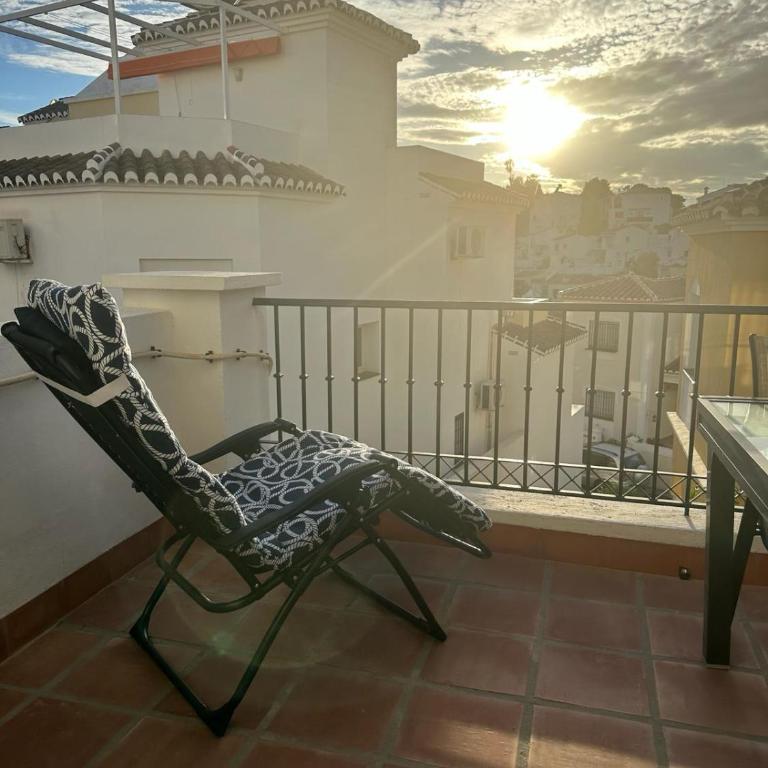 SHR011 Stylish Retreat near Burriana Beach - Apartment - 27