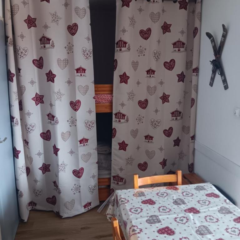 appartement 4 à 6 personnes la Joue du Loup - Appartement 1 Chambre avec Balcon et Vue sur les Montagnes - 6