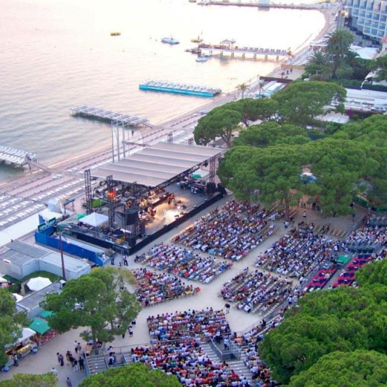 Nouveau ! au centre de Juan, Studio climatisé rénové tout confort à 2 minutes des plages - Studio - 18