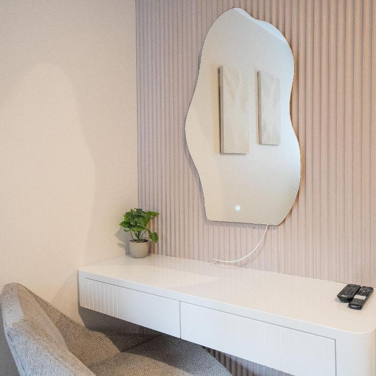 Modern Haven in Miraflores - Two-Bedroom Deluxe Apartment - 6