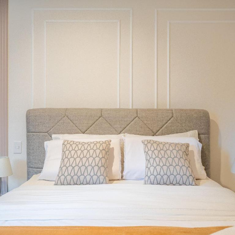 Modern Haven in Miraflores - Two-Bedroom Deluxe Apartment - 8