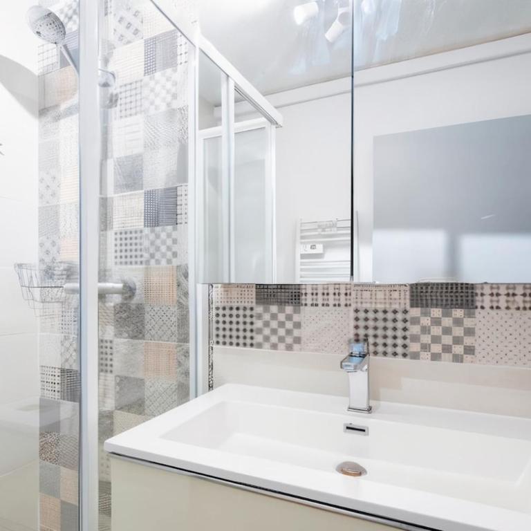 Golf & Lac Ponant grand 70m2 Wifi, Clim Box Velos, Terrasse, Calme - Apartment mit 2 Schlafzimmern und Terrasse - 8