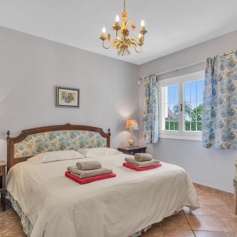 Villa Arin - Beachside Family Home by Finest Rentals - Villa Superior - 36
