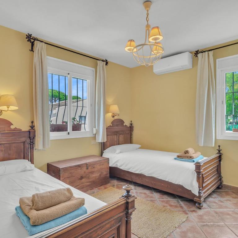 Villa Arin - Beachside Family Home by Finest Rentals - Villa Superior - 46