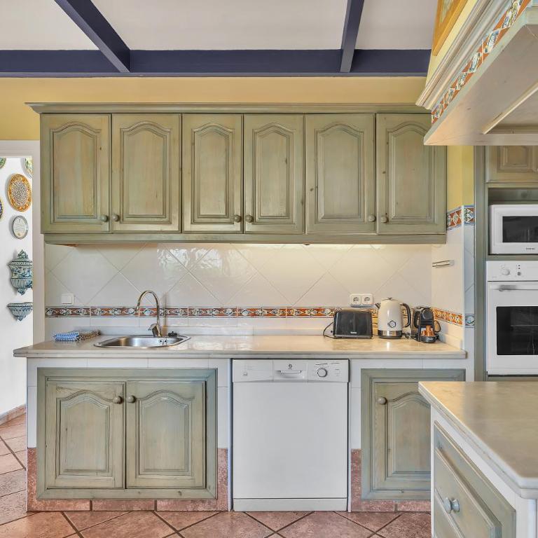 Villa Arin - Beachside Family Home by Finest Rentals - Villa Superior - 45