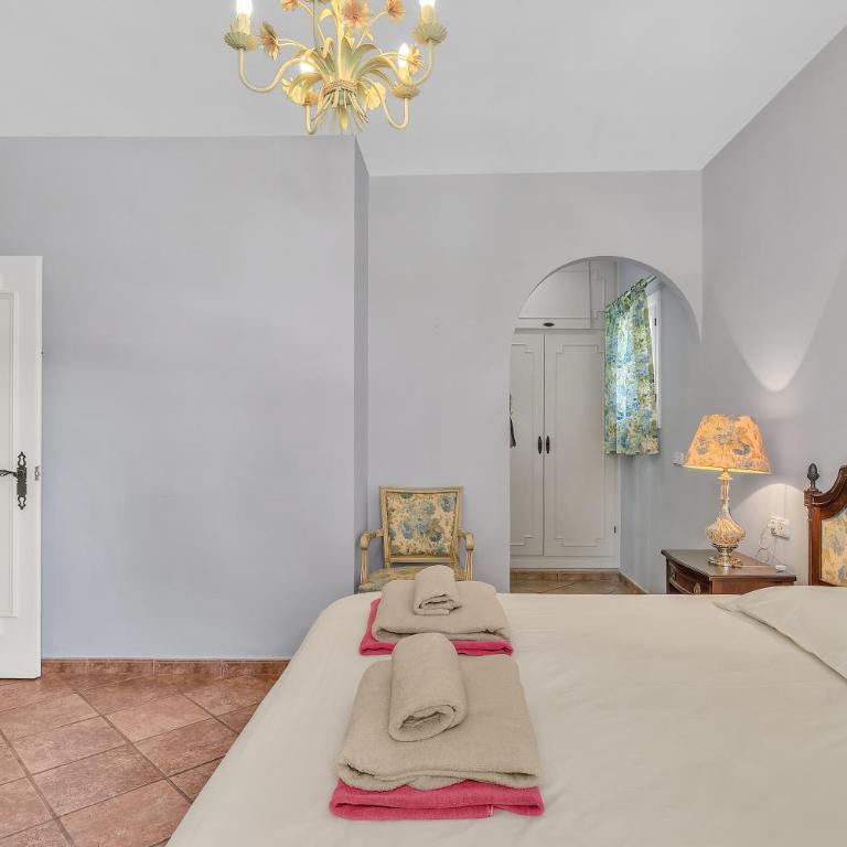 Villa Arin - Beachside Family Home by Finest Rentals - Villa Superior - 38