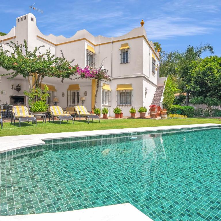 Villa Arin - Beachside Family Home by Finest Rentals - Villa Superior - 37