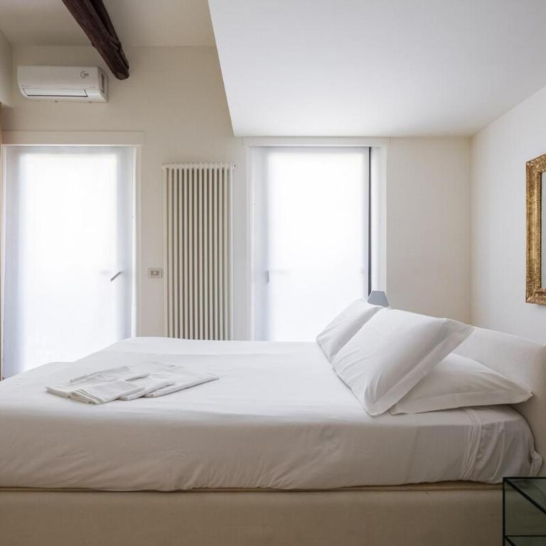 Porta Santo Stefano Apartment - Two-Bedroom Apartment - 4