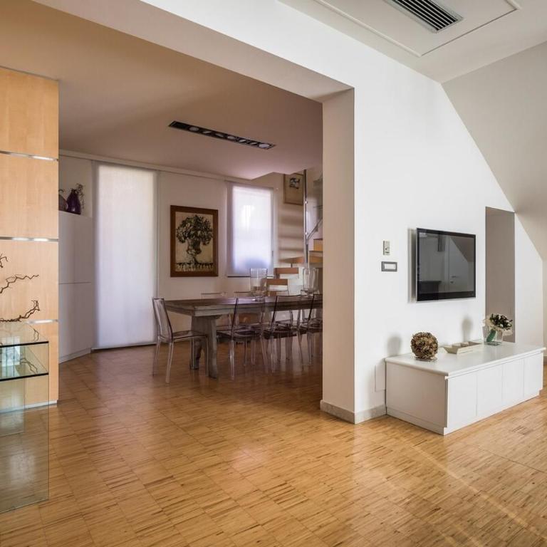 Porta Santo Stefano Apartment - Two-Bedroom Apartment - 15