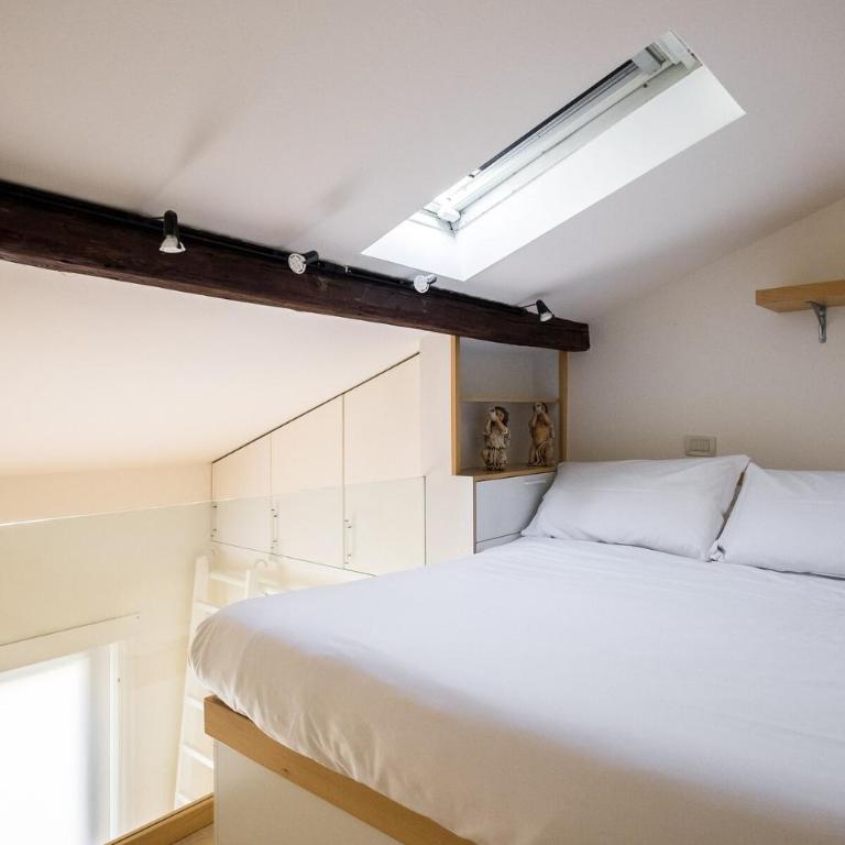 Porta Santo Stefano Apartment - Two-Bedroom Apartment - 27