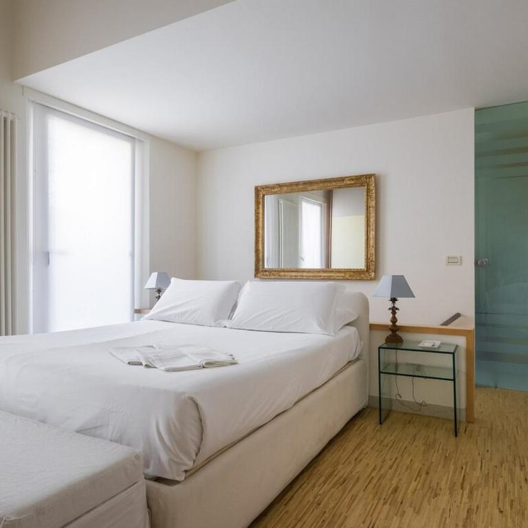 Porta Santo Stefano Apartment - Two-Bedroom Apartment - 31