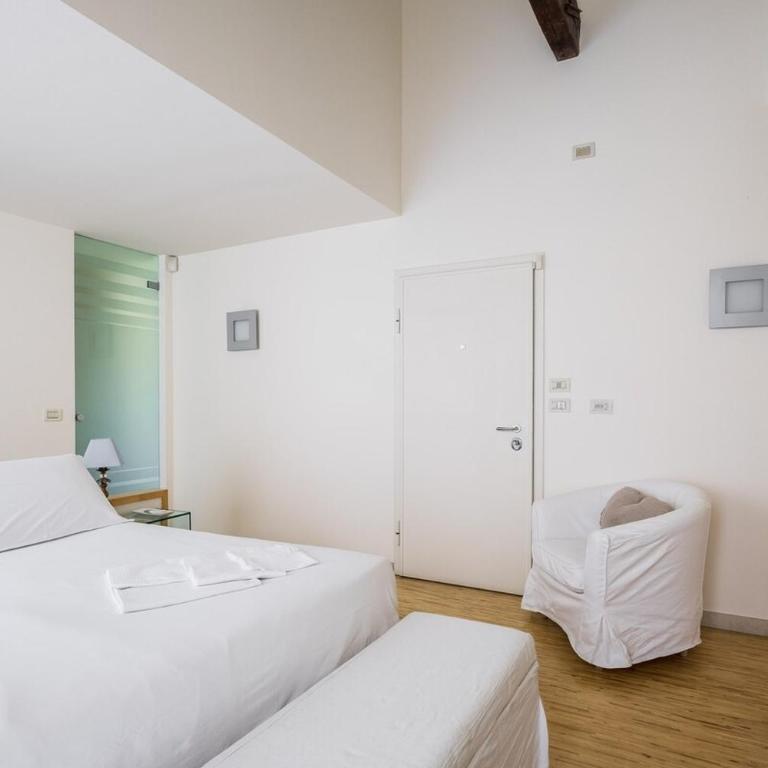 Porta Santo Stefano Apartment - Two-Bedroom Apartment - 37