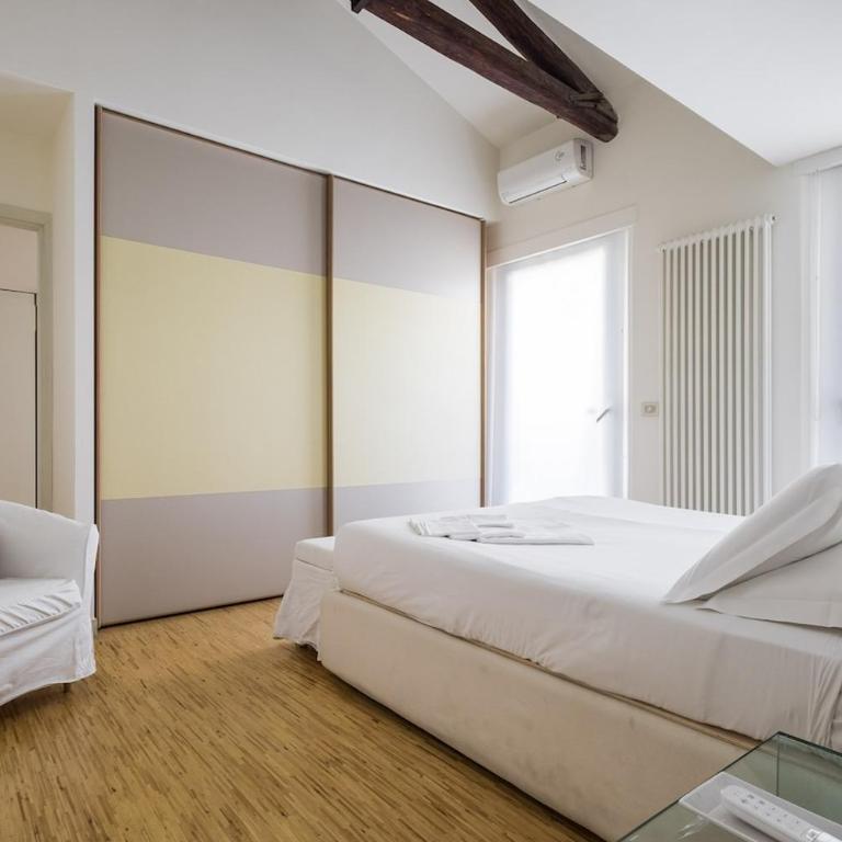 Porta Santo Stefano Apartment - Two-Bedroom Apartment - 46