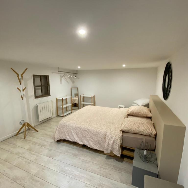 Appartement typique et insolite - coeur bordeaux - 1 chambre - 3 lits - 6 p - One-Bedroom Apartment - 10